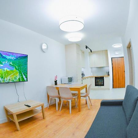Elegant Two-Room Apartment, Sleeps 4, Near Turon Arena, With Balcony Краків Екстер'єр фото